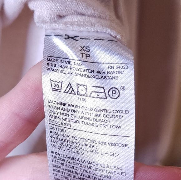 Banana Republic Factory Longsleeve Shirt Womens SZ XS White Pleating - Picture 6 of 11